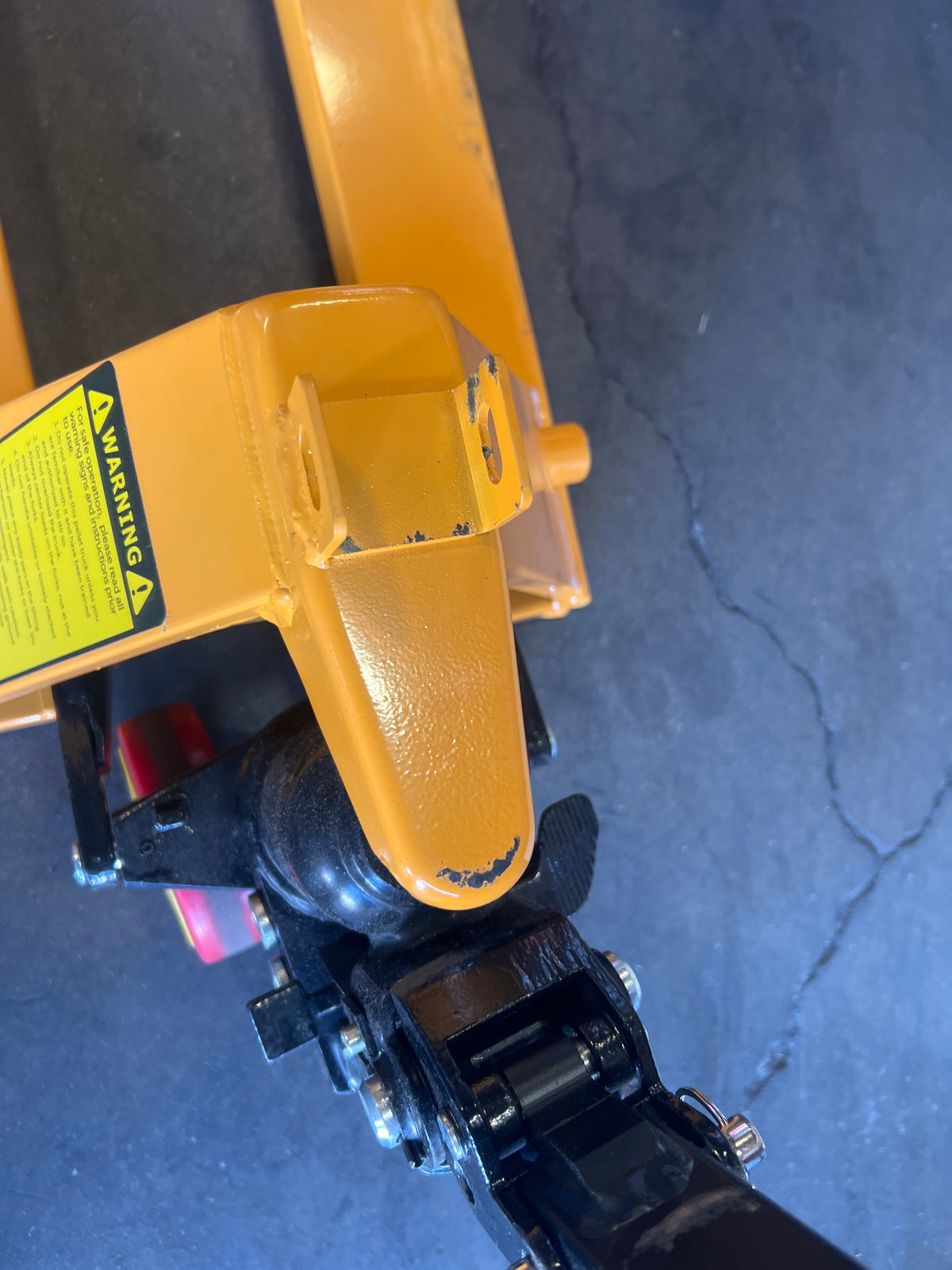 Pre-owned Regular Used MF 2,200 lb Hydraulic Pallet Jack – 31.5" x 15" Forks-240200542 Only Pick Up