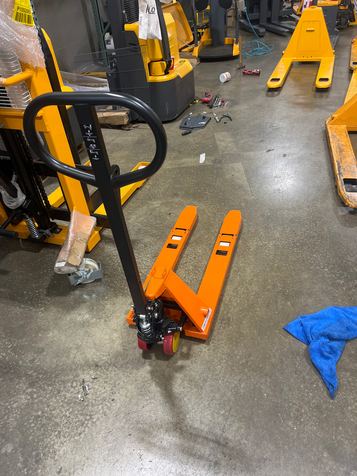 Pre-owned Premium Used MF-O 2,200 lb Hydraulic Pallet Jack – 31.5" x 15" Forks-250027201 Only Pick Up