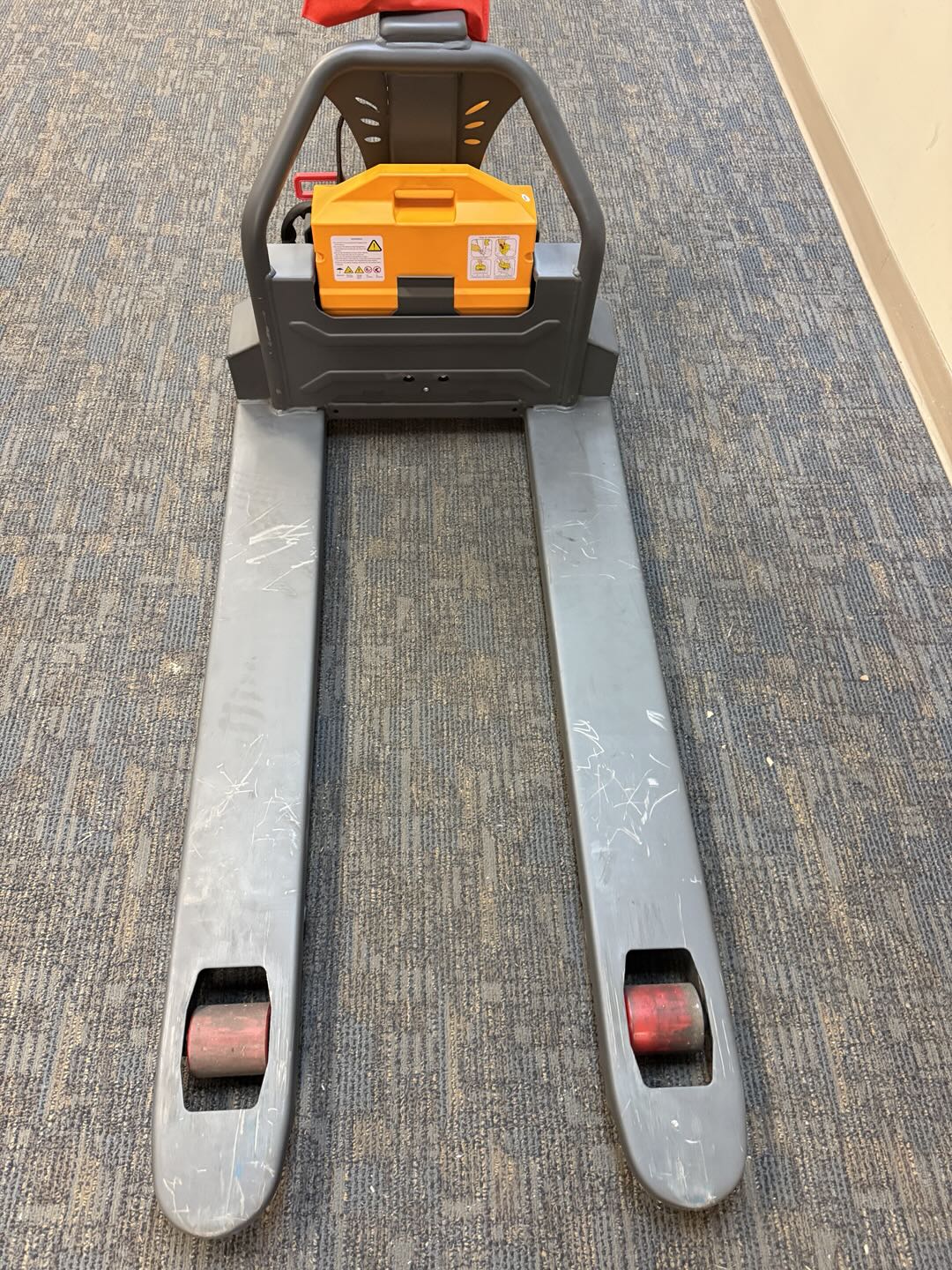 Pre-owned CBD15W-LIX-48x27 – 3,300 lb Electric Pallet Jack, Lithium Battery, 48"x27" Forks