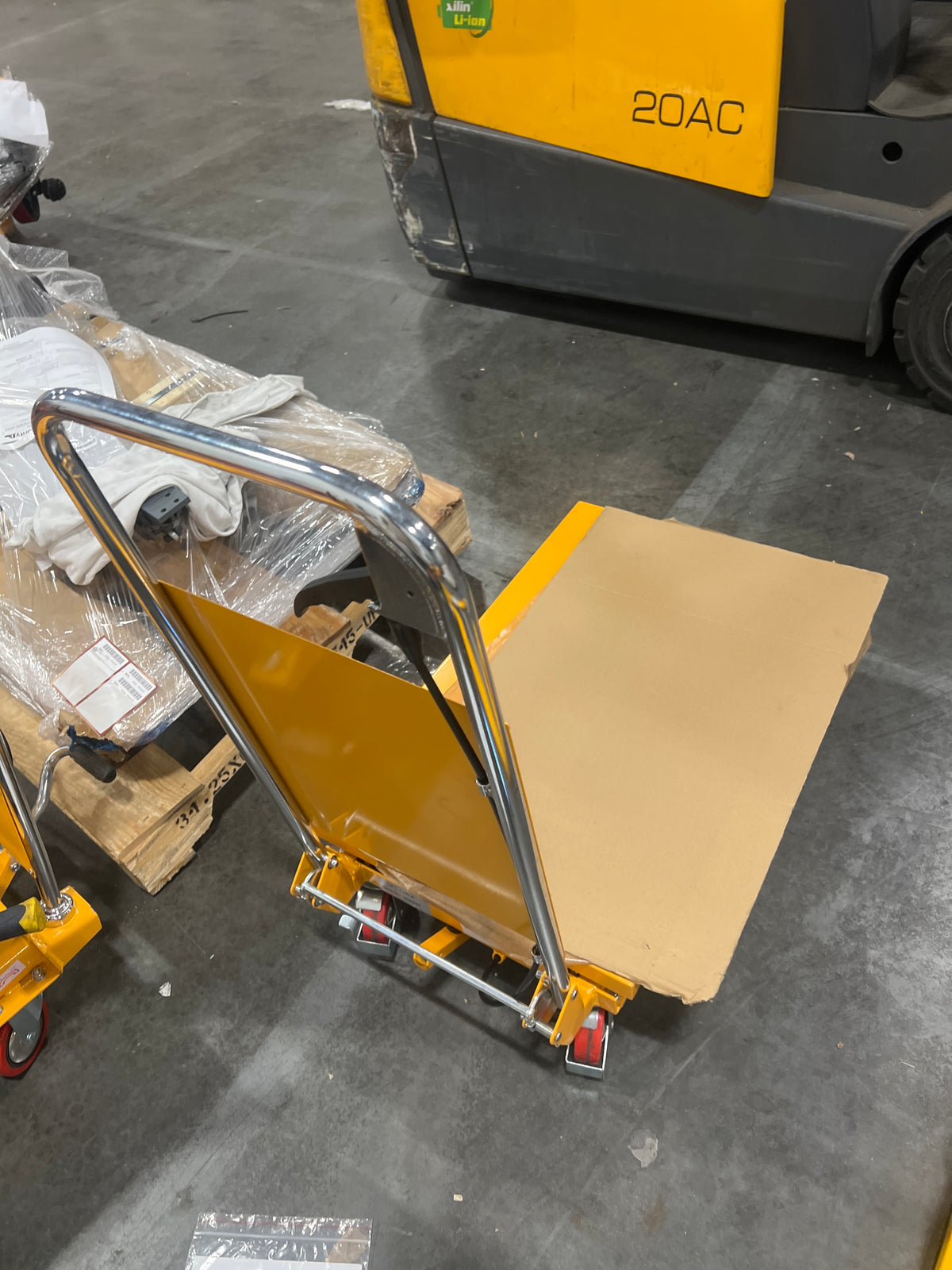 Pre-owned Premium Used SP150E Single Scissor Lift Table 330 lbs Cap, 20.2" lifting height-B10000621 Only Pick Up