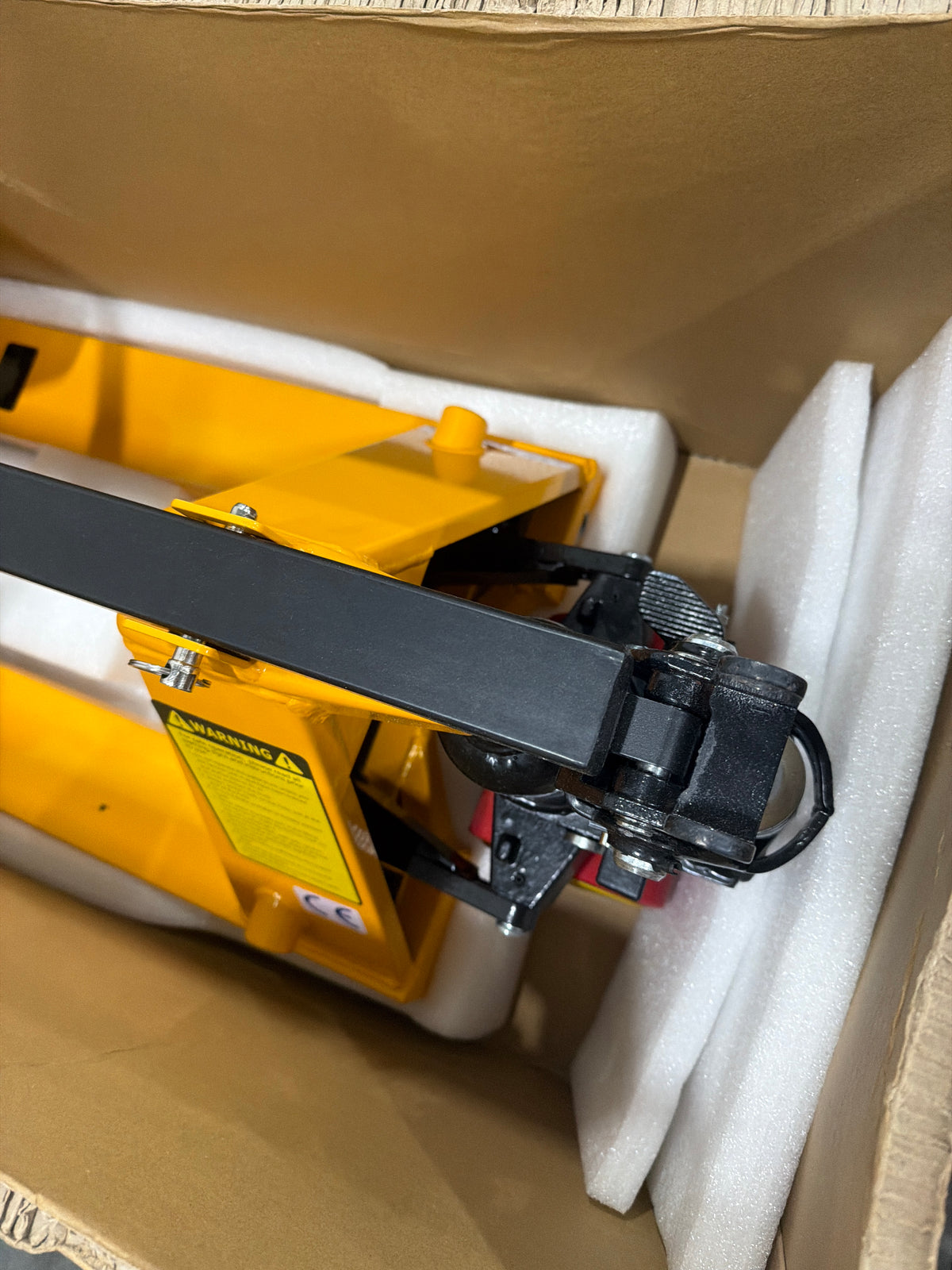 Pre-owned Open Box MF 2,200 lb Hydraulic Pallet Jack – 31.5" x 15" Forks-240868046 Only Pick Up