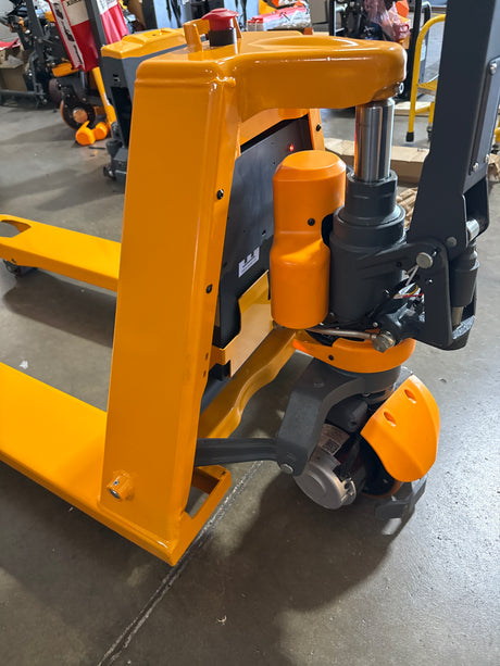 Pre-owned CBD15-NEW 3,300 lb Electric Pallet Jack, Compact Lithium Model, 48"x27" Forks
