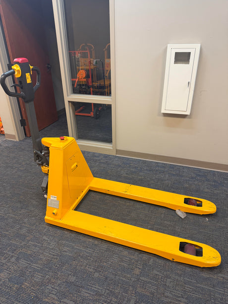 Pre-owned Regular Used CBD15 3,300 lb Electric Pallet Jack, Compact Lithium Model, 48"x27" Forks-21024706