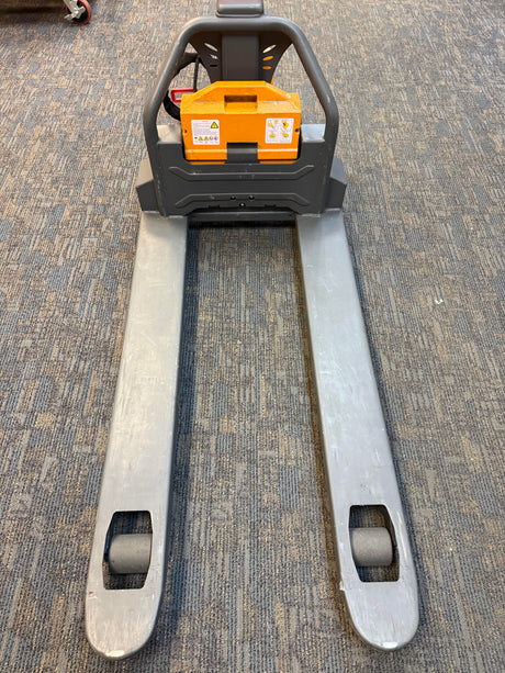 Pre-owned Regular Used CBD15W-LIX-48x27 – 3,300 lb Electric Pallet Jack, Lithium Battery, 48"x27" Forks-21069395