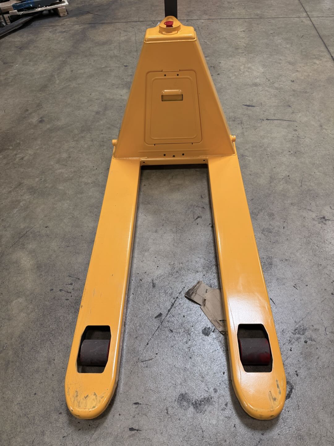 Pre-owned Regular Used CBD15 3,300 lb Electric Pallet Jack, Compact Lithium Model, 48"x27" Forks-220302406