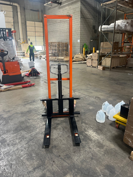 Pre-owned Premium Used SDJA500-O–1100lbs Manual Pallet Stacker 1100 lbs Capacity 63" Lift Fixed Legs-95274057