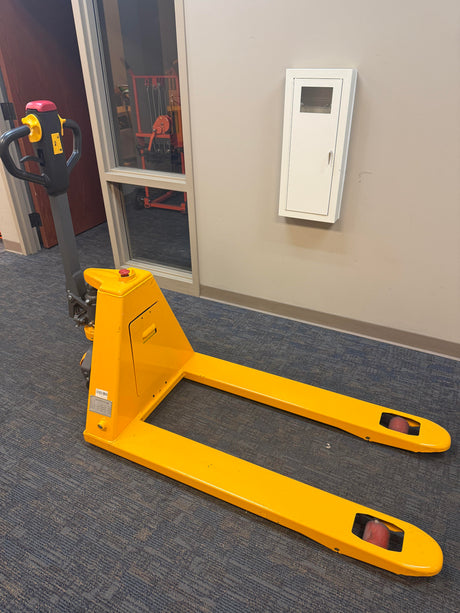 Pre-owned Premium Used CBD15 3,300 lb Electric Pallet Jack, Compact Lithium Model, 48"x27" Forks-21035709
