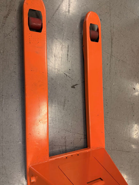 Pre-owned Aged Used CBD15-O 3,300 lb Electric Pallet Jack, Compact Lithium Model, 48"x27" Forks-211112746