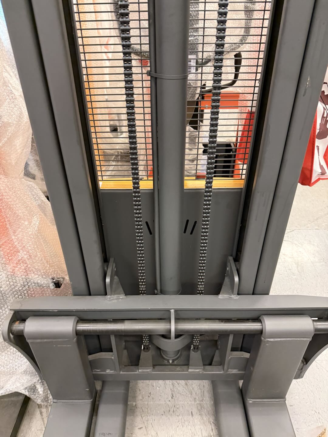Pre-owned CDD10B-III-118 – 3,300 lb Semi-Electric Stacker, 118" Lift, Fixed Legs & Adjustable Forks
