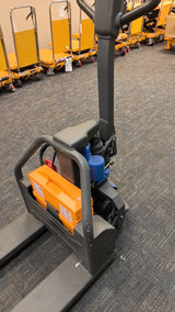 Pre-owned CBD15W-LIX – 45x21-3,300 lb Electric Pallet Jack, Lithium Battery, 45"x21" Forks
