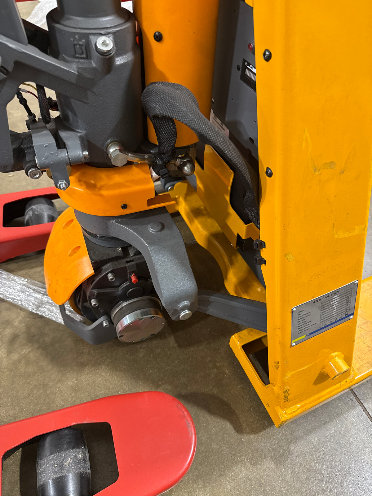 Pre-owned Regular Used CBD15-NEW 3,300 lb Electric Pallet Jack, Compact Lithium Model, 48"x27" Forks-250037537