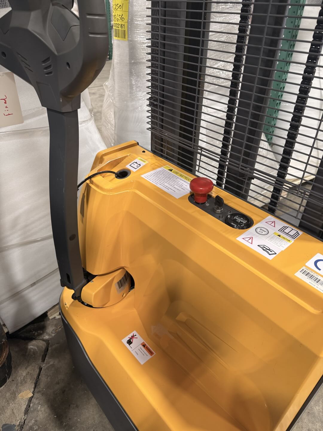 Pre-owned Regular Used CDD10R-E-118–2,200 lb Electric Stacker, 118" Lift, Fixed Legs-20052399