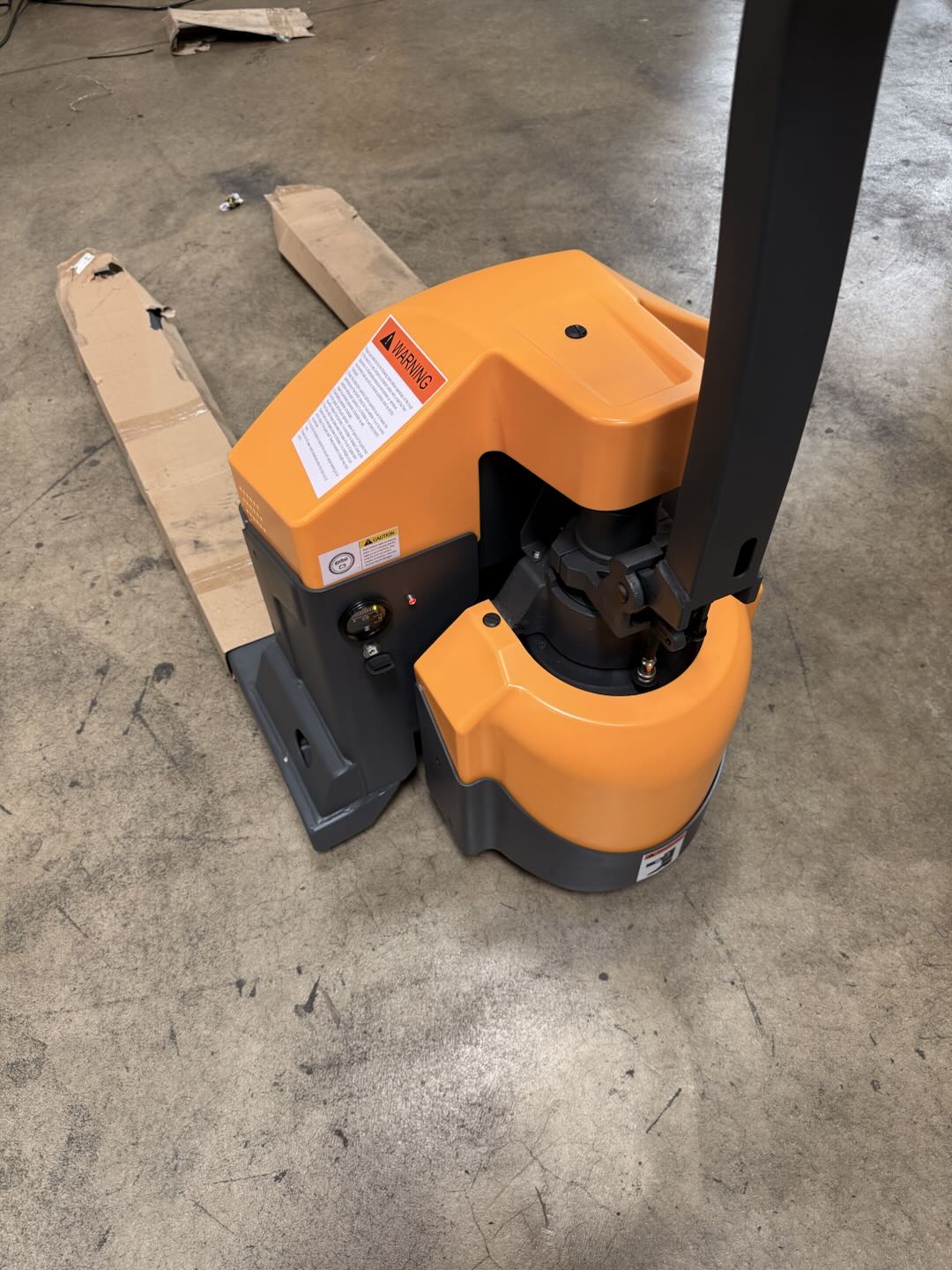 Pre-owned Open Box CBD20WE-19- 4,400 lb Electric Pallet Jack – Long Runtime Lithium Battery, Turtle Mode, 48"x27" Forks-220201196