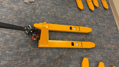Pre-owned Premium Used MF 2,200 lb Hydraulic Pallet Jack – 31.5" x 15" Forks-250002838 Only Pick Up