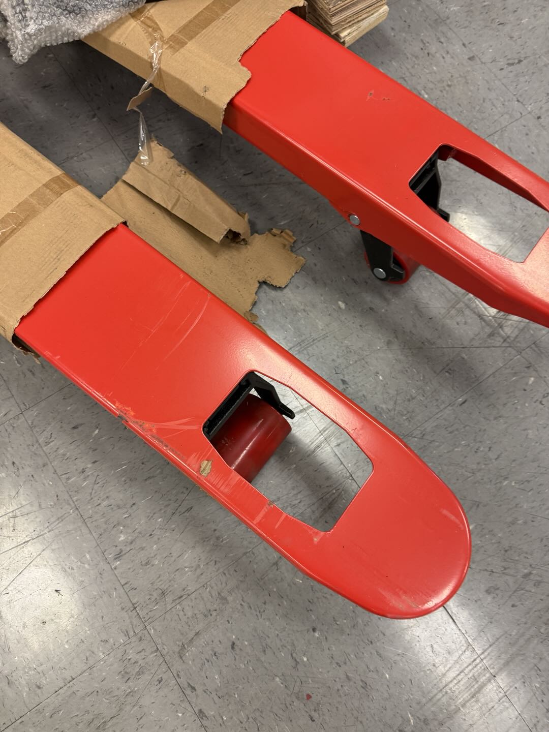 Pre-owned Premium Used BF-III-1-R 5,500 lb Hydraulic Pallet Jack – Narrow Forks, 48" x 21"-240500204