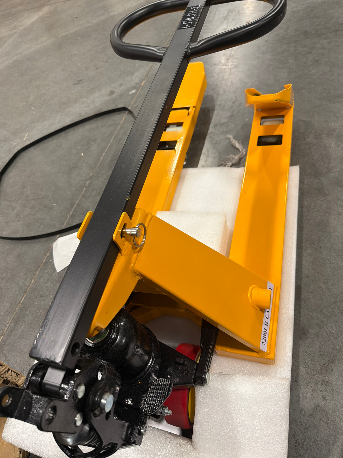 Pre-owned Premium Used MF 2,200 lb Hydraulic Pallet Jack – 31.5" x 15" Forks-250026952 Only Pick Up