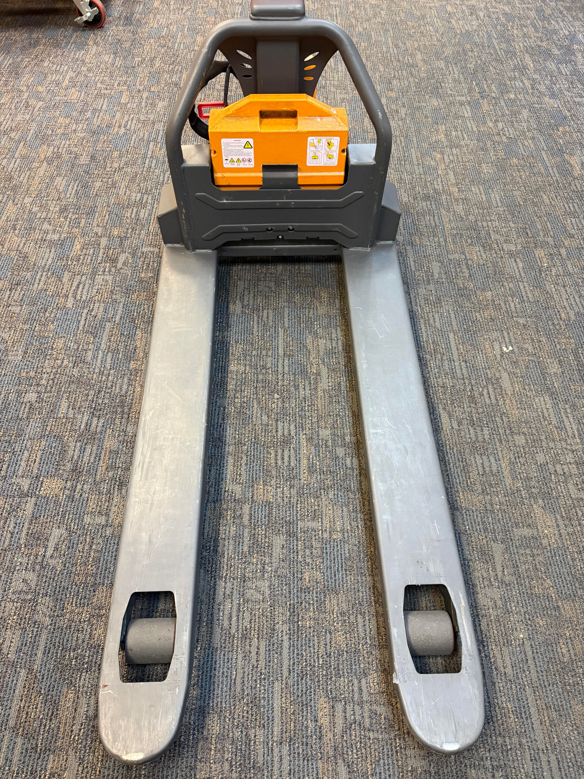Pre-owned CBD15W-LIX-48x27 – 3,300 lb Electric Pallet Jack, Lithium Battery, 48"x27" Forks