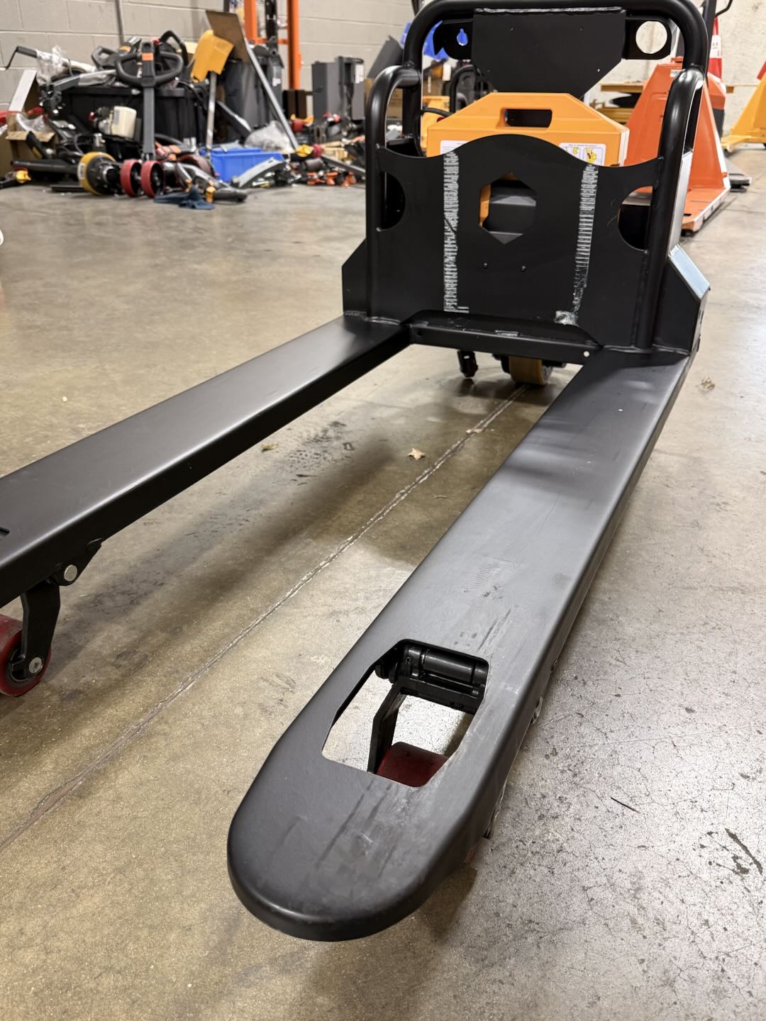 Pre-owned Premium Used CBD15W-Lix-48x27-B 3,300 lb Electric Pallet Jack, Compact Lithium Model, 48"x27" Forks-21068455
