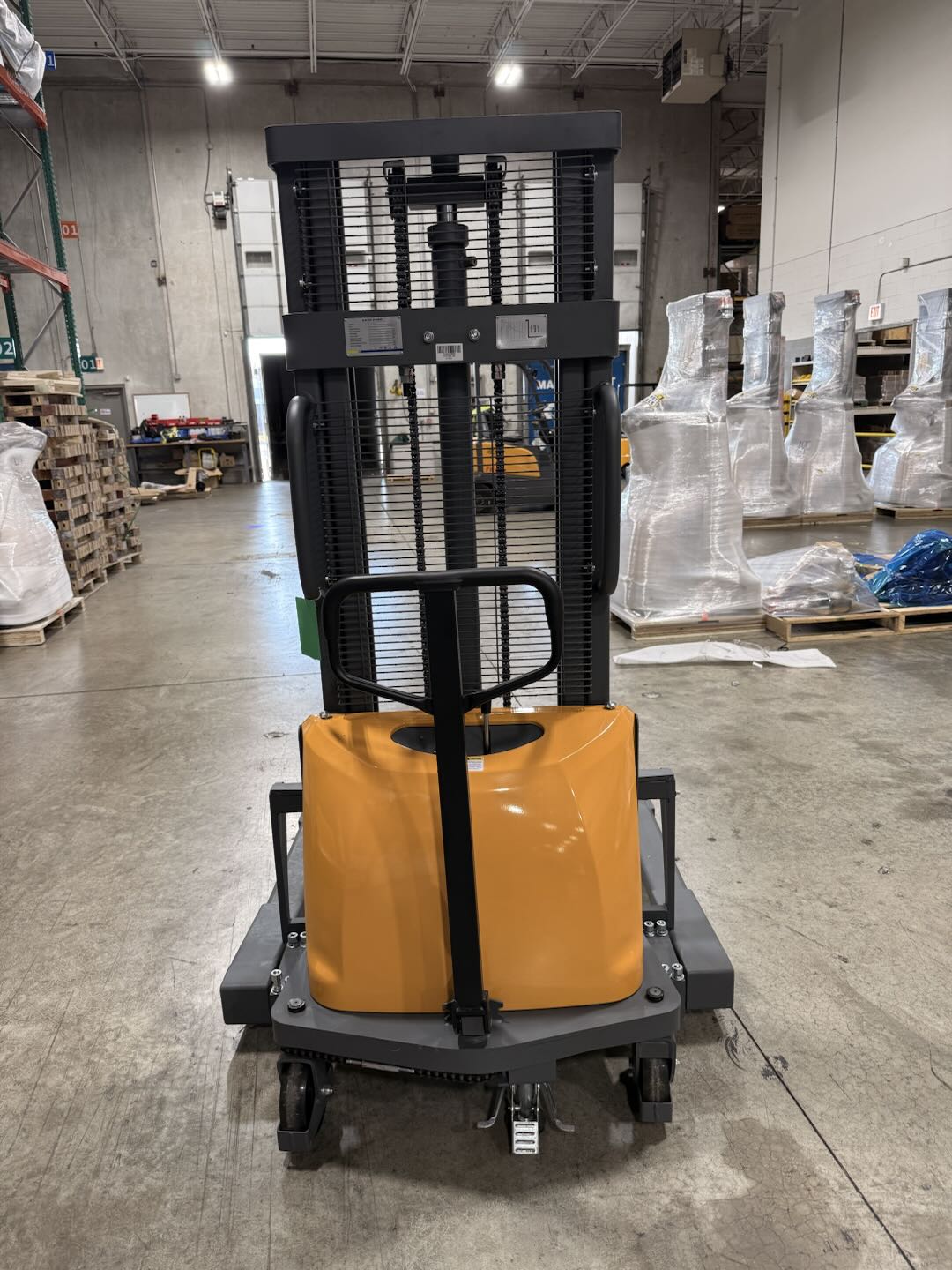 Pre-owned Premium Used CTD15BE-98 – 3,300 lb Semi-Electric Stacker, 98" Lift, Straddle Legs & Adjustable Forks-240863005