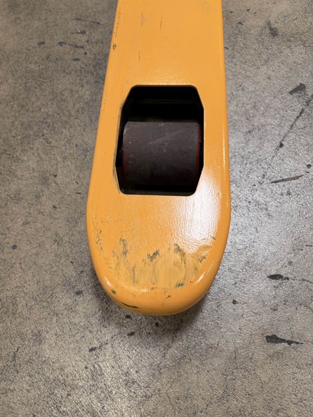 Pre-owned Regular Used CBD15 3,300 lb Electric Pallet Jack, Compact Lithium Model, 48"x27" Forks-220302406