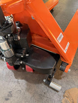Pre-owned Regular Used JF-685-O 2,200 lb High-Lift Hydraulic Pallet Jack – Wide Forks, 45" x 27"-4677378