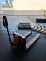 Pre-owned CBD15W-II-Li-II – 3,300 lb Electric Pallet Jack, LCD Handle & Turtle Mode