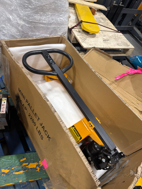 Pre-owned Open Box MF 2,200 lb Hydraulic Pallet Jack – 31.5" x 15" Forks-250021615 Only Pick Up