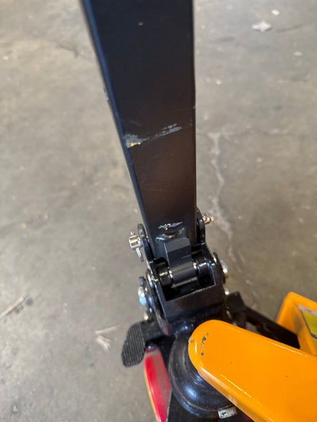 Pre-owned Regular Used MF 2,200 lb Hydraulic Pallet Jack – 31.5" x 15" Forks-250027030 Only Pick Up