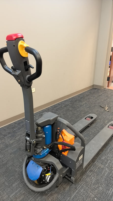 Pre-owned CBD15W-LIX – 45x21-3,300 lb Electric Pallet Jack, Lithium Battery, 45"x21" Forks