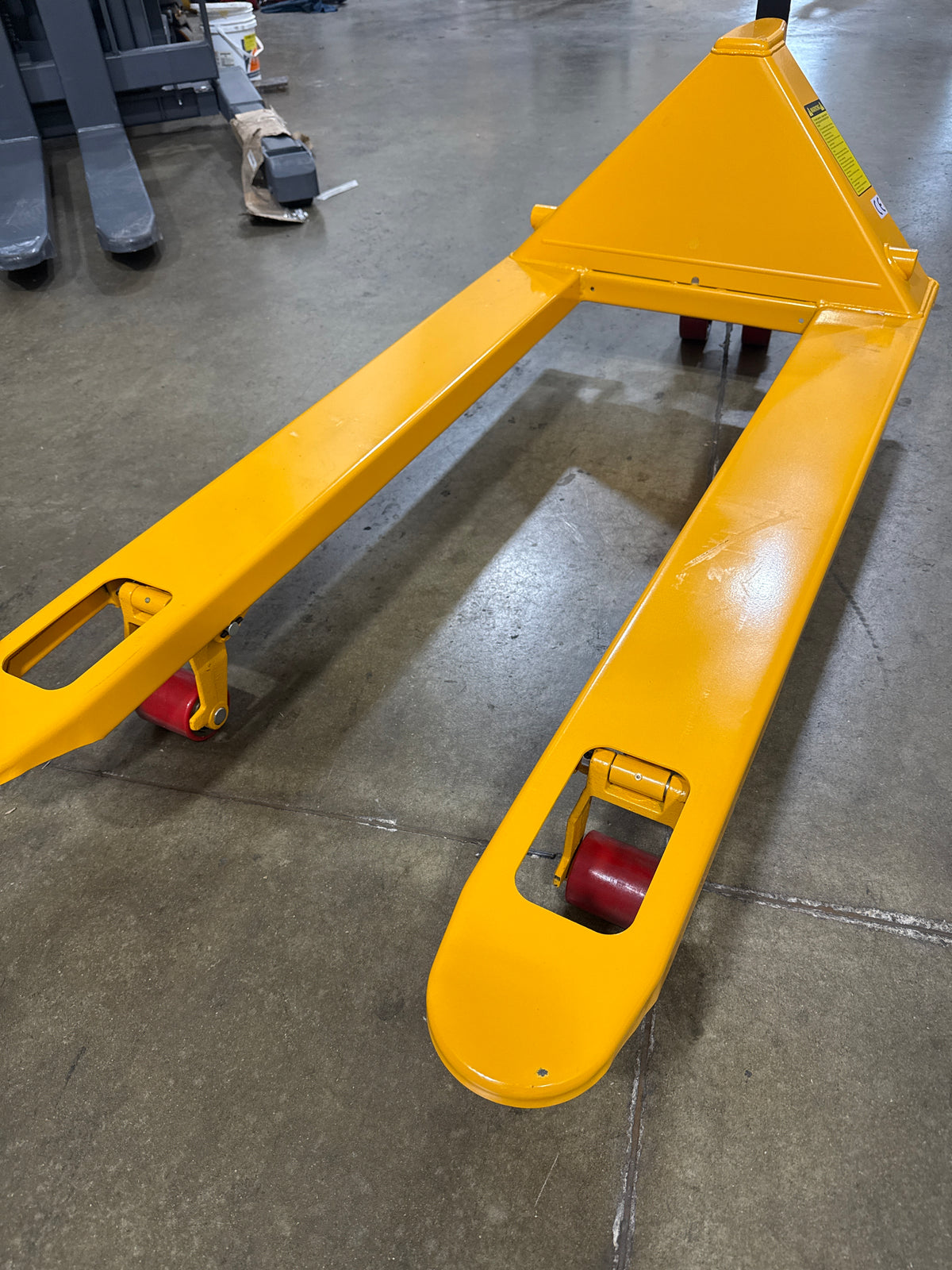 Pre-owned Open Box DF-III-2 5,500 lb Hydraulic Pallet Jack – Wide Forks, 48" x 27"-952710231