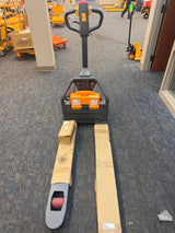 Pre-owned CBD15W-LIX – 45x21-3,300 lb Electric Pallet Jack, Lithium Battery, 45"x21" Forks