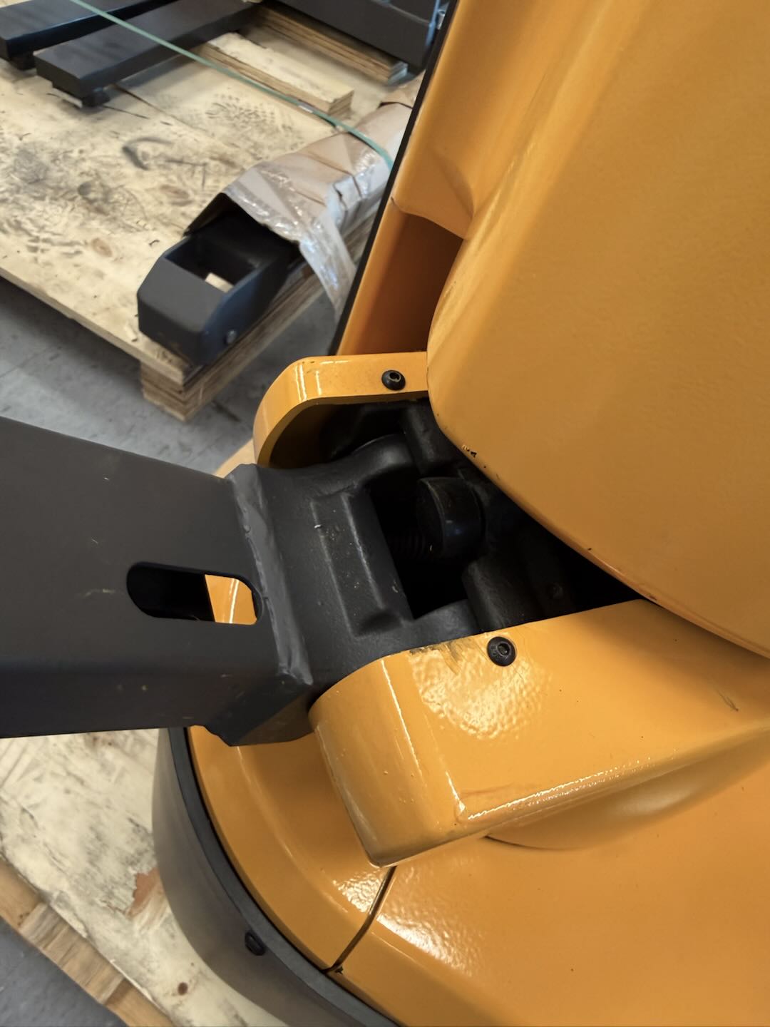 Pre-owned Premium Used CDD12R-E-118–2,640 lb Electric Stacker, 118" Lift, Fixed Legs-95275707