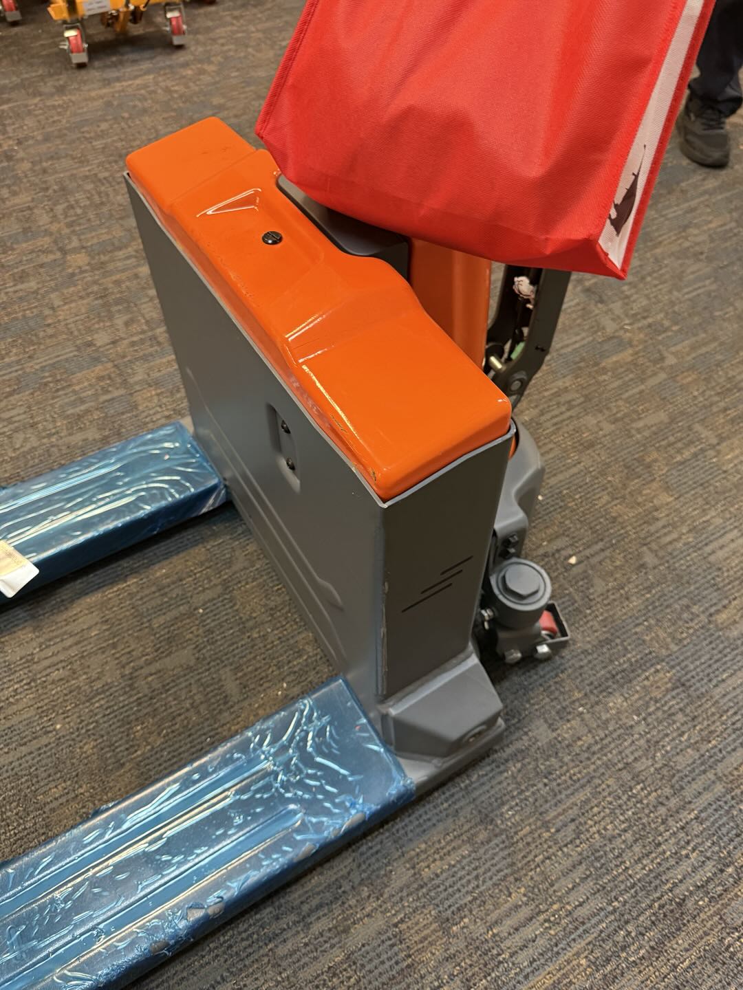 Pre-owned Premium Used CBD15W-II-Li-O-II 3,300 lb Electric Pallet Jack, Compact Lithium Model, 48"x27" Forks-250023367