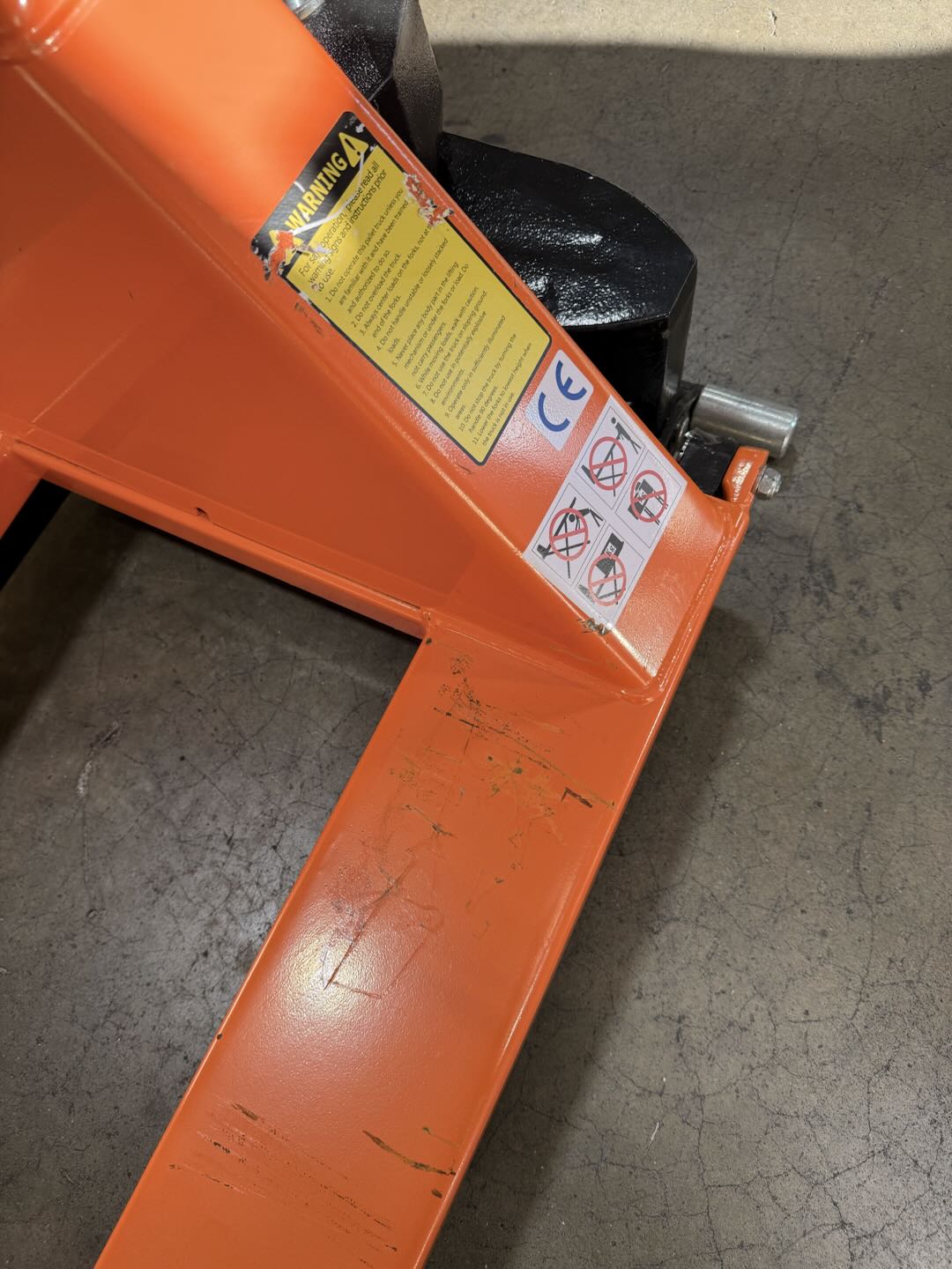 Pre-owned Regular Used JF-685-O 2,200 lb High-Lift Hydraulic Pallet Jack – Wide Forks, 45" x 27"-4677378