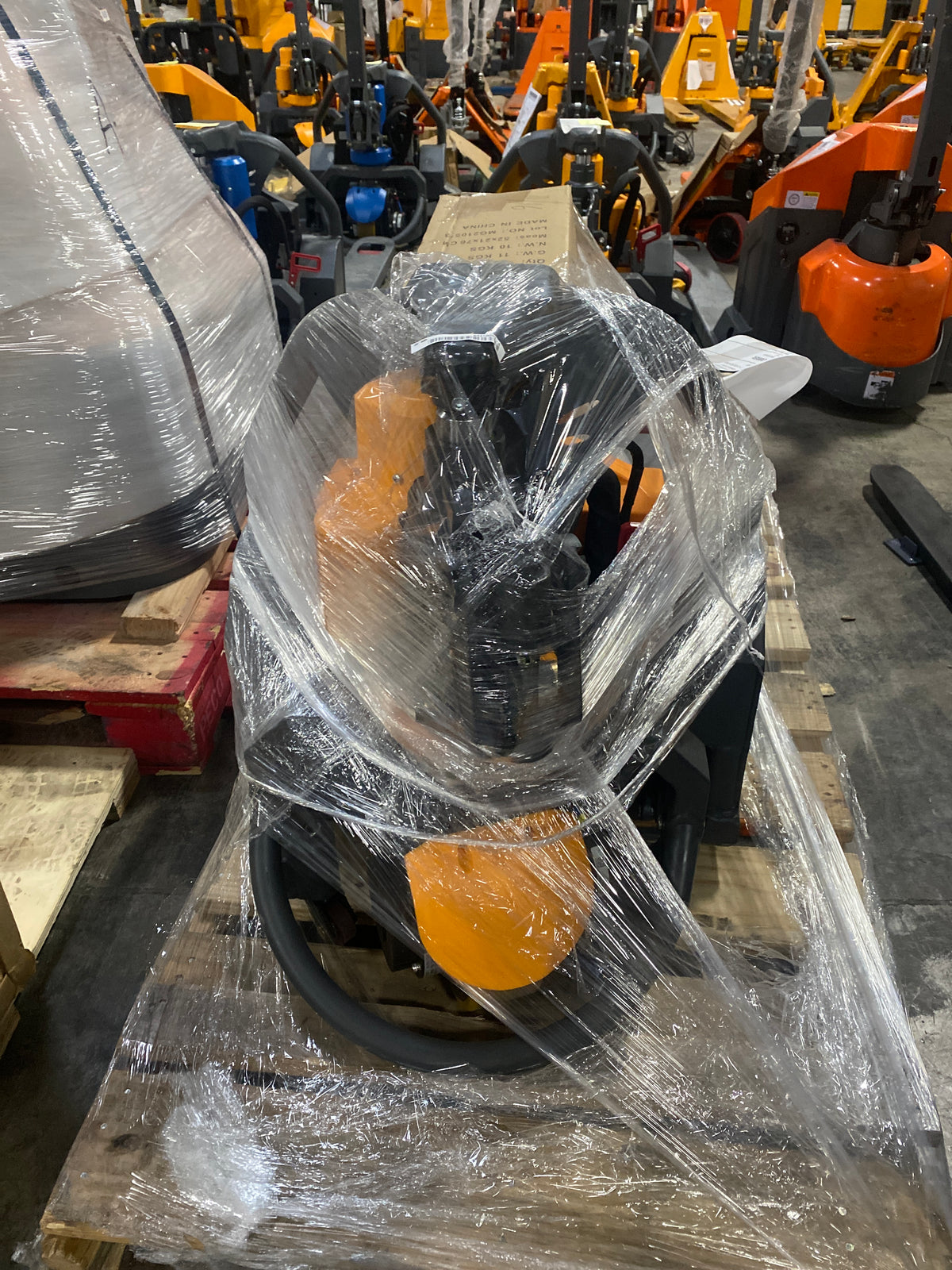 Pre-owned CBD15W-LIX – 45x21-3,300 lb Electric Pallet Jack, Lithium Battery, 45"x21" Forks