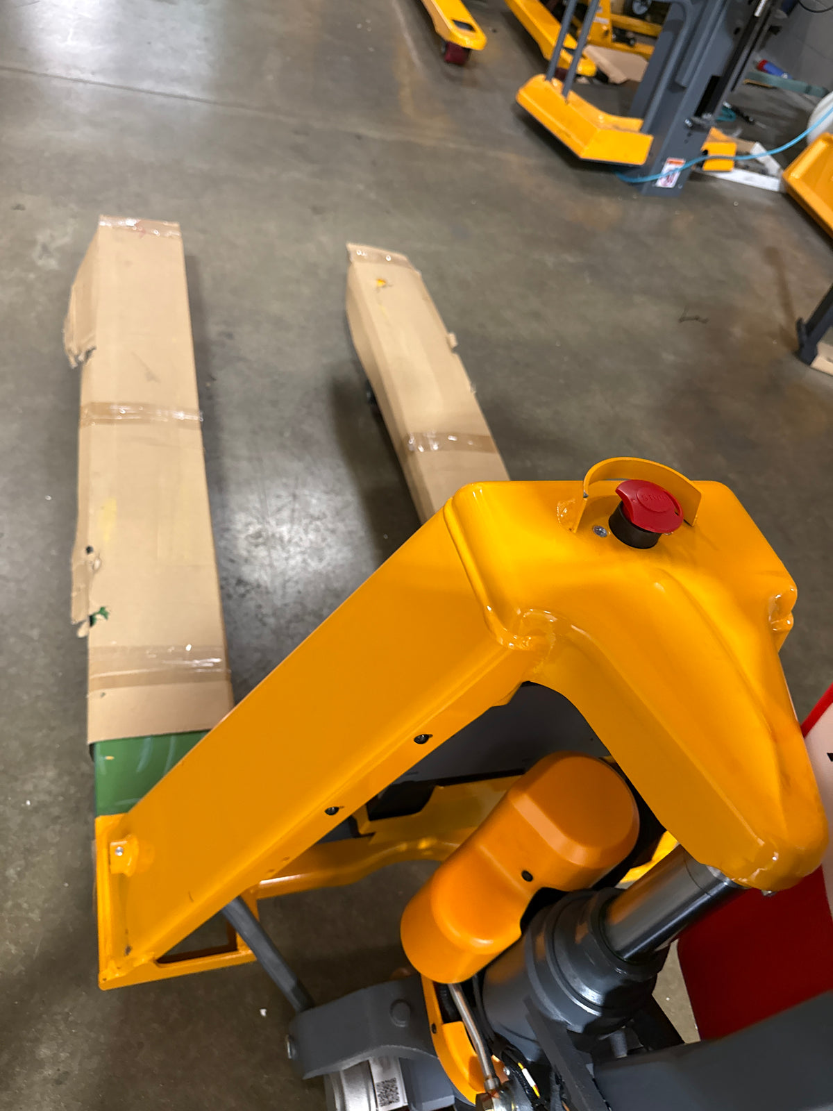 Pre-owned CBD15-NEW 3,300 lb Electric Pallet Jack, Compact Lithium Model, 48"x27" Forks