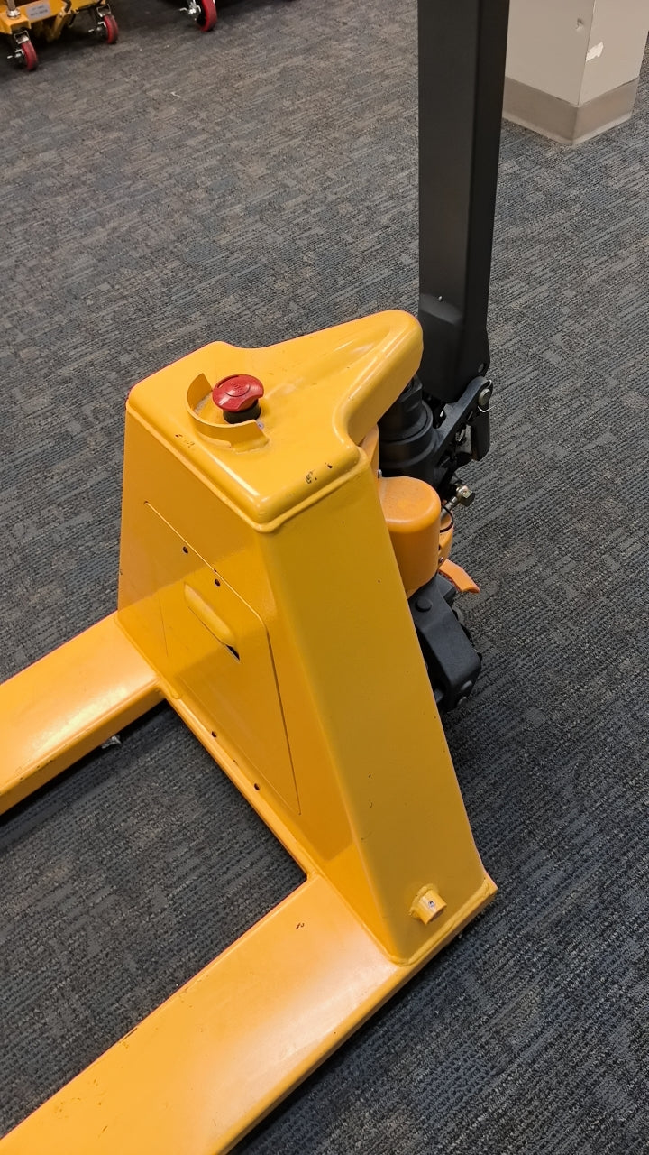 Pre-owned Premium Used CBD15 3,300 lb Electric Pallet Jack, Compact Lithium Model, 48"x27" Forks-21068848