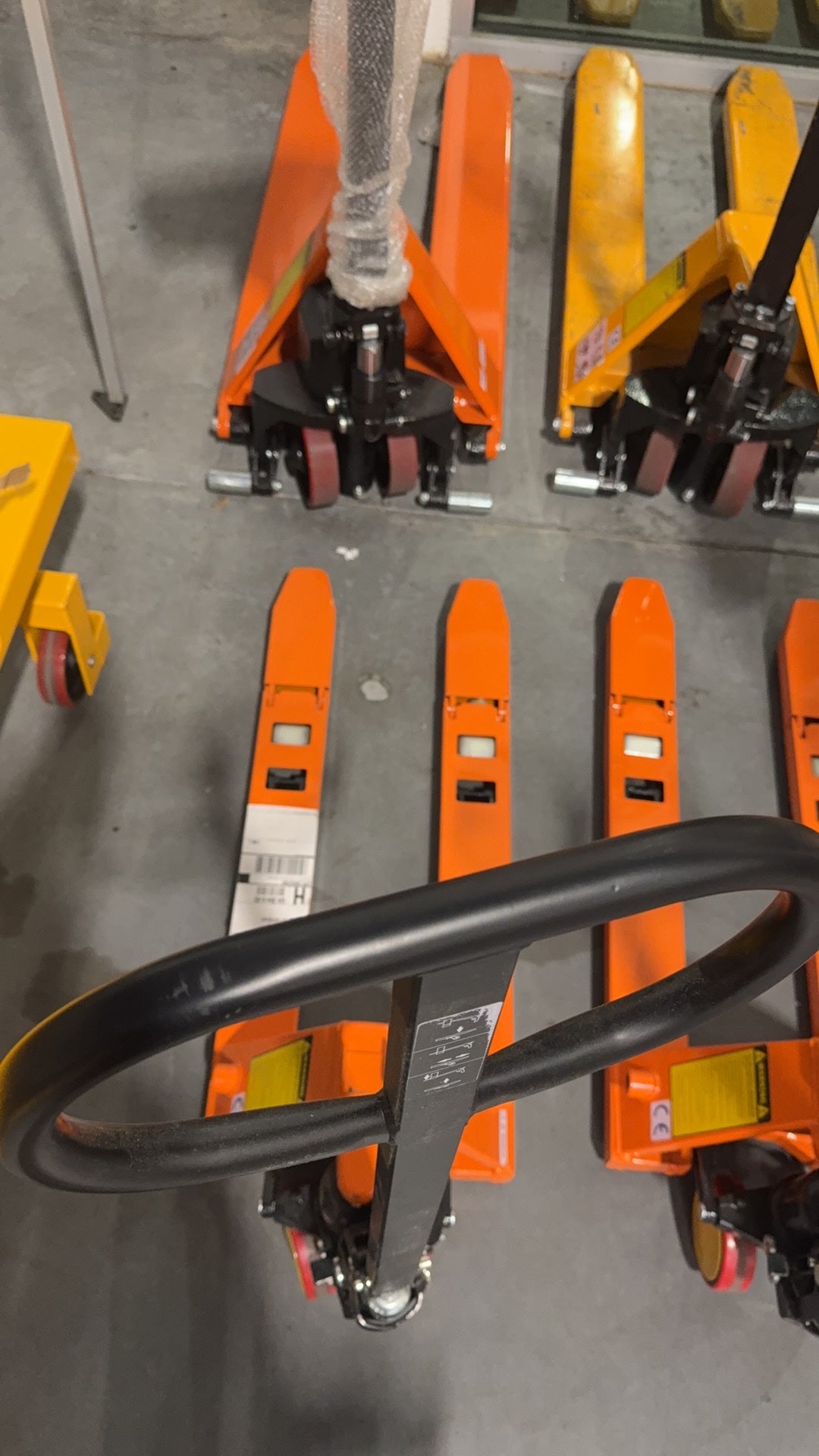 Pre-owned Premium Used MF-O 2,200 lb Hydraulic Pallet Jack – 31.5" x 15" Forks-240868384 Only Pick Up