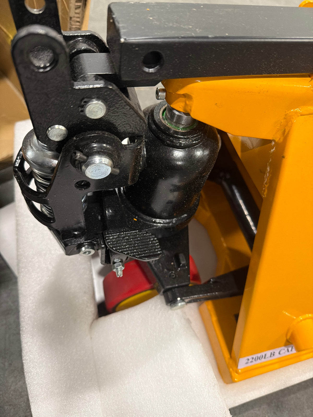 Pre-owned Premium Used MF 2,200 lb Hydraulic Pallet Jack – 31.5" x 15" Forks-250026952 Only Pick Up
