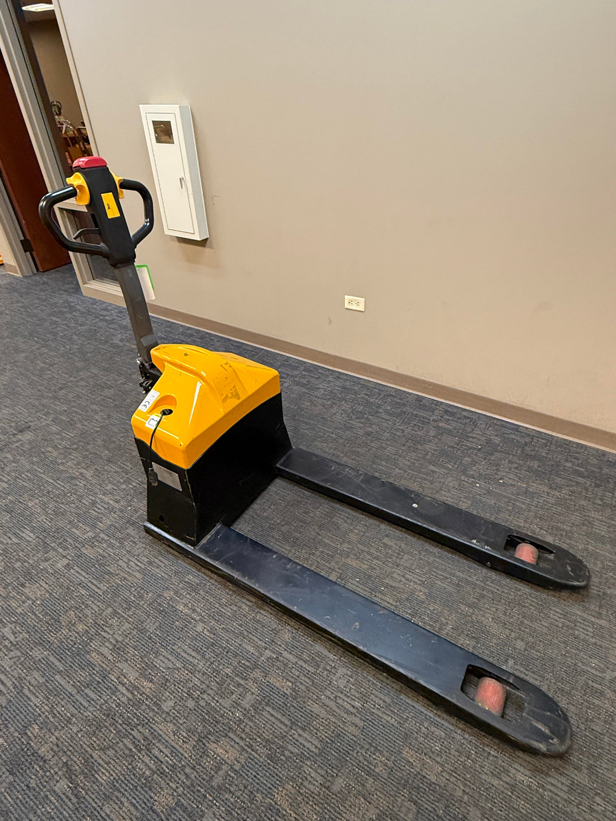 Pre-owned Aged Used CBD15 3,300 lb Electric Pallet Jack, Compact Lithium Model, 48"x27" Forks-XCBDA14002
