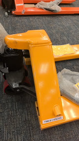 Pre-owned Premium Used BF3500 7,700 lb Hydraulic Pallet Jack – Wide Forks, 48" x 27"-5035685