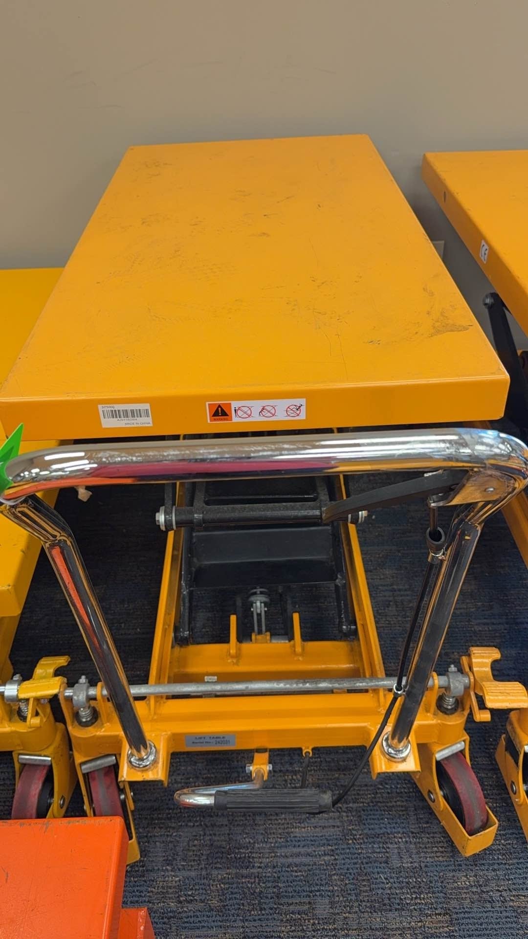 Pre-owned Regular Used SPS800 Double Scissor Lift Table 1760lbs Cap, 40.4" lifting height-242031 only Pick Up