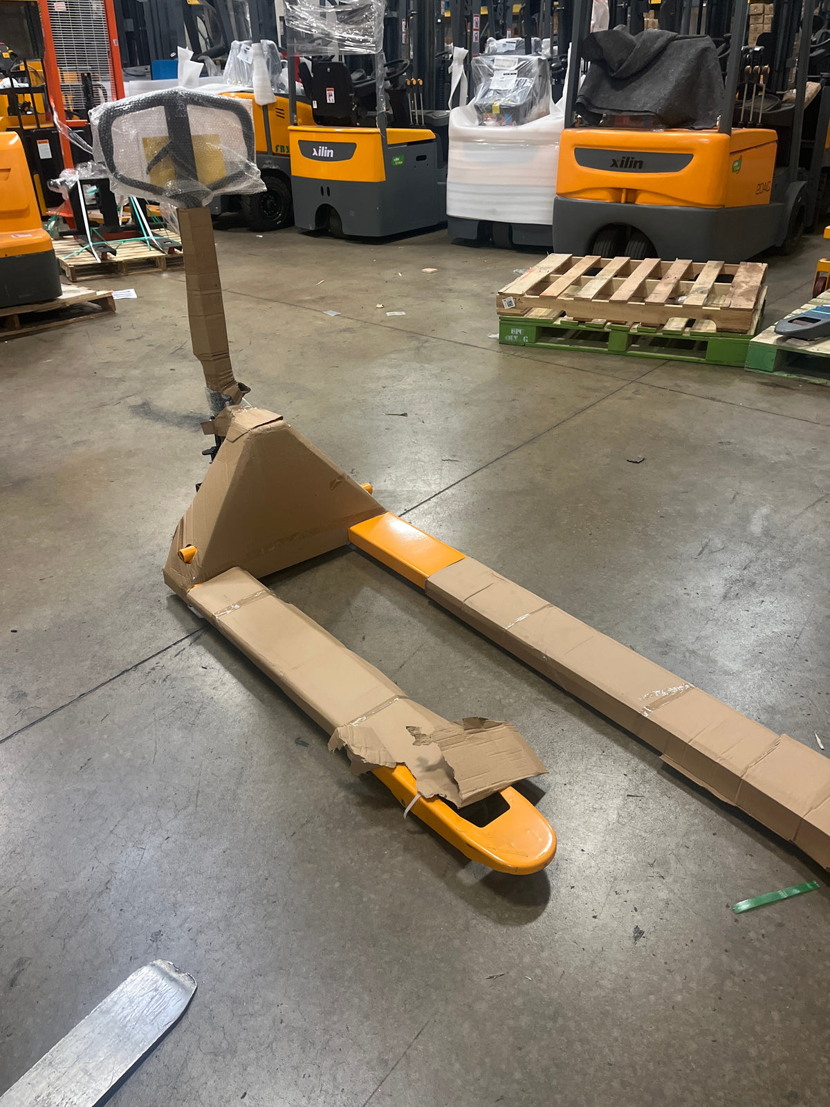 Pre-owned Premium Used BF-III-2(NYLON) 5,500 lb Hydraulic Pallet Jack – Wide Forks & Nylon Wheels, 48" x 27"-260001747